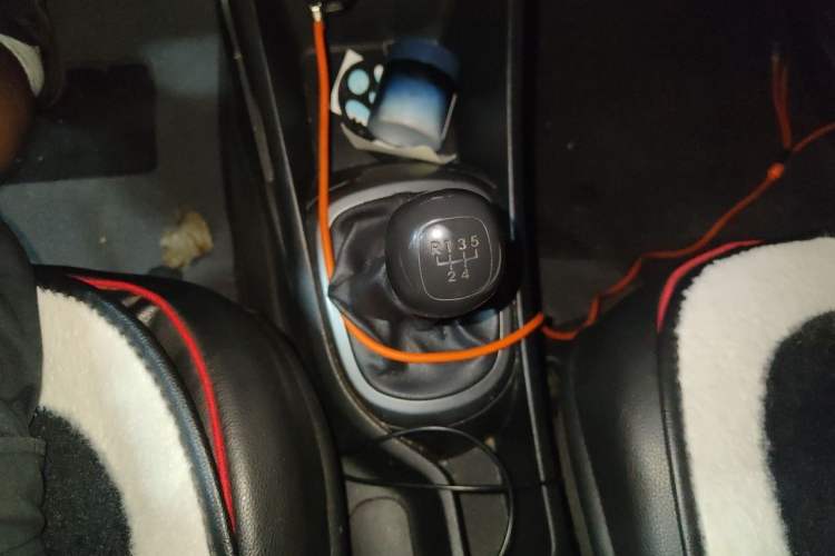 Used Kia K2 2015 Sedan 1.4L MT GLS Gear Lever