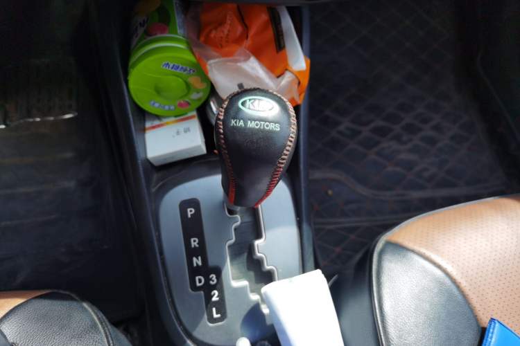 Used Kia K2 2015 Sedan 1.4L Automatic GLS Gear Lever