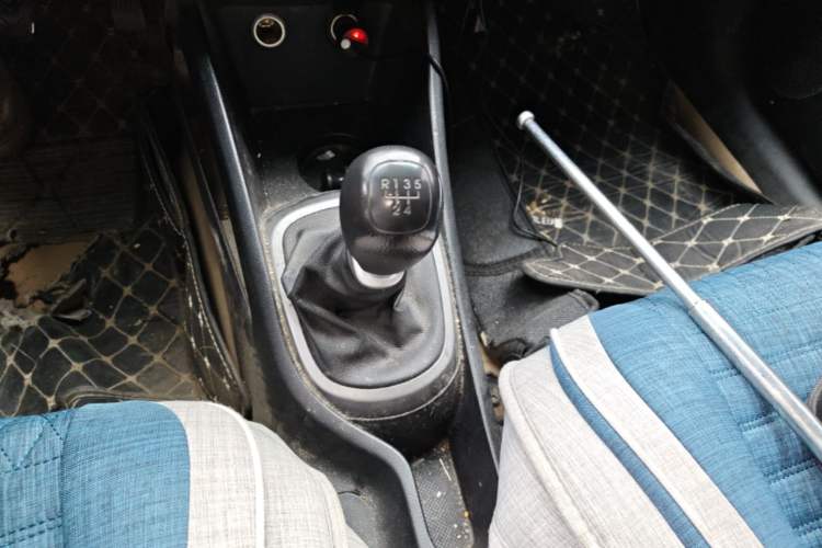 Used Kia K2 2015 Sedan 1.4L MT GLS Gear Lever