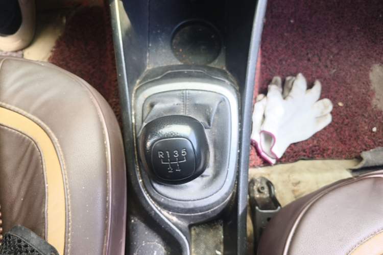 Used Kia K2 2015 Sedan 1.4L MT GLS Gear Lever