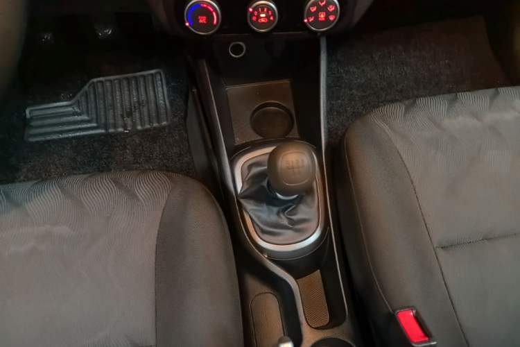Used Kia K2 2015 Sedan 1.4L MT GLS Gear Lever