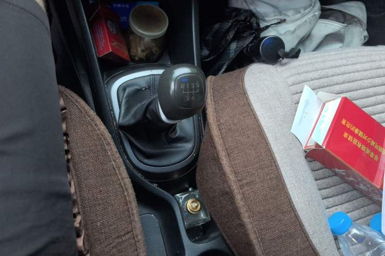 Used Kia K2 2015 Sedan 1.4L MT GLS Gear Lever