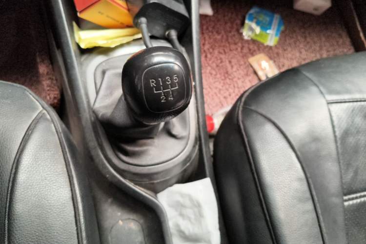 Used Kia K2 2015 Sedan 1.4L MT GLS Gear Lever