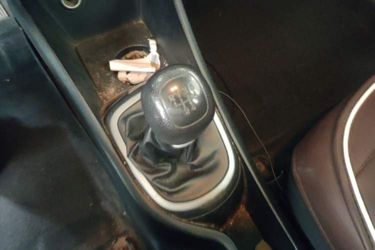Used Kia K2 2015 Sedan 1.4L MT GLS Gear Lever