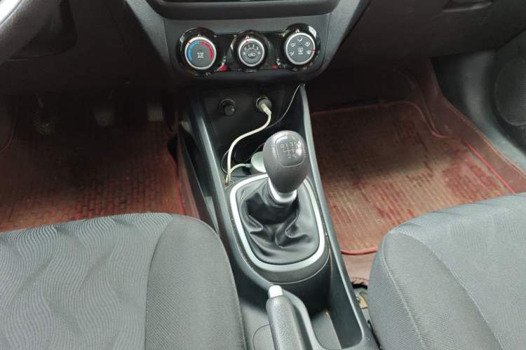 Used Kia K2 2015 Sedan 1.4L MT GLS Gear Lever