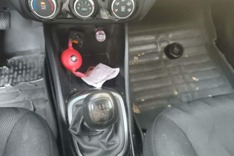 Used Kia K2 2015 Sedan 1.4L MT GLS Gear Lever