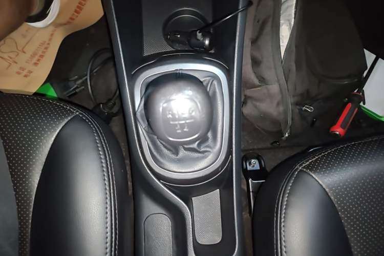 Used Kia K2 2015 Sedan 1.4L MT GLS Gear Lever