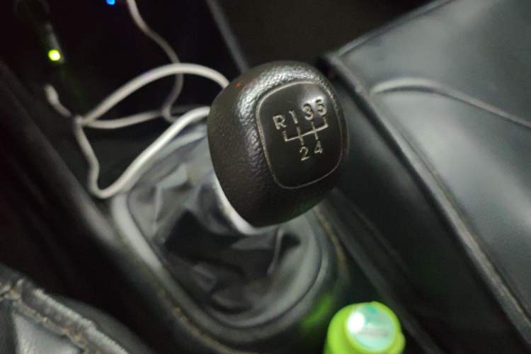 Used Kia K2 2015 Sedan 1.4L MT GLS Gear Lever