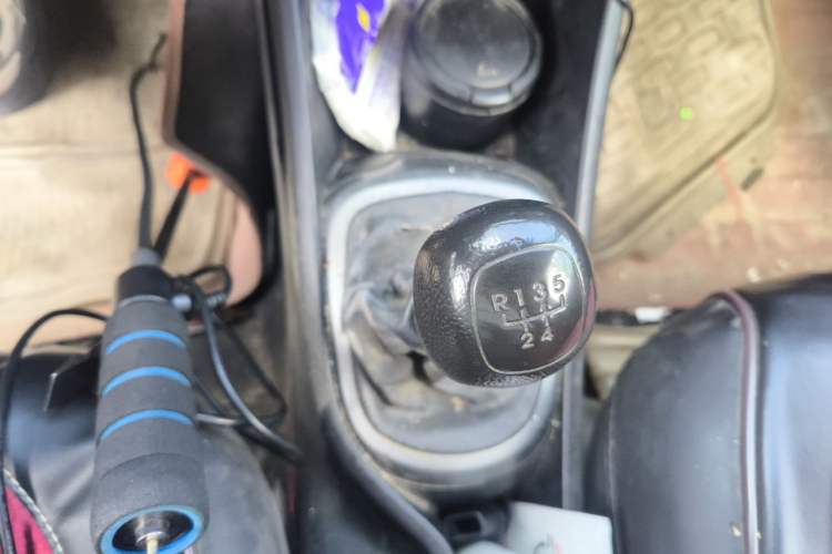Used Kia K2 2015 Sedan 1.4L MT GLS Gear Lever