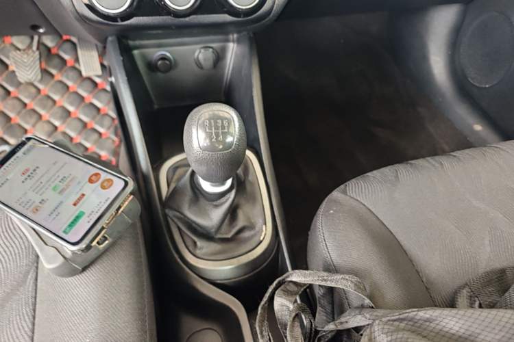 Used Kia K2 2015 Sedan 1.4L MT GLS Gear Lever