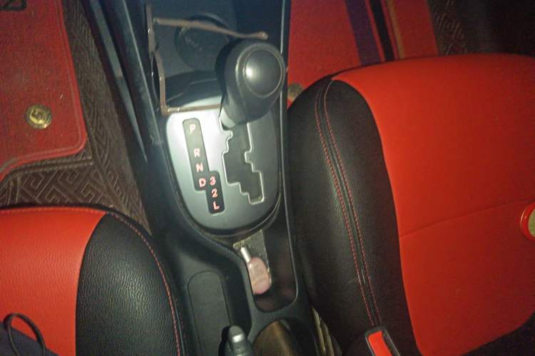 Used Kia K2 2015 Sedan 1.4L Automatic GLS Gear Lever