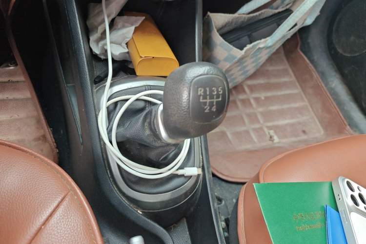 Used Kia K2 2015 Sedan 1.4L MT GLS Gear Lever
