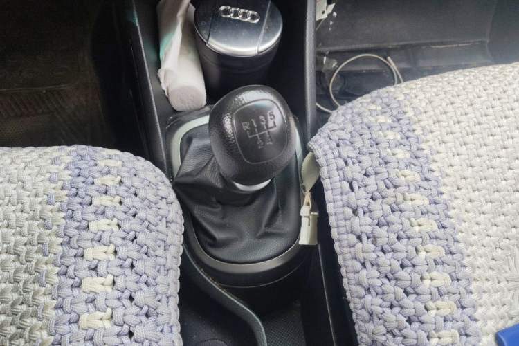 Used Kia K2 2015 Sedan 1.4L MT GLS Gear Lever