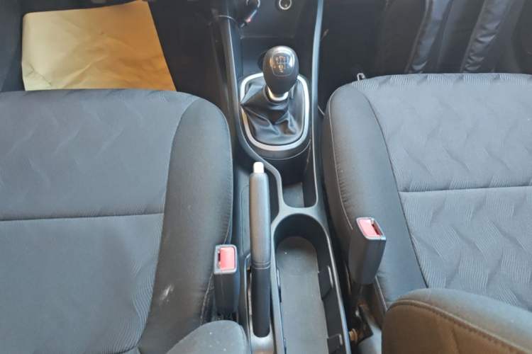 Used Kia K2 2015 Sedan 1.4L MT GLS Gear Lever