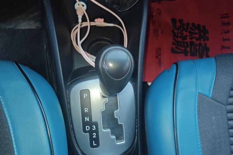 Used Kia K2 2015 Sedan 1.4L Automatic GLS Gear Lever