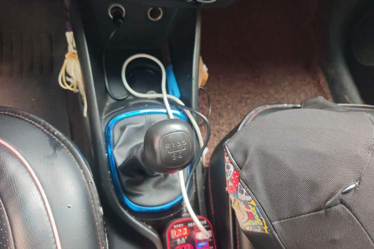 Used Kia K2 2015 Sedan 1.4L MT GLS Gear Lever