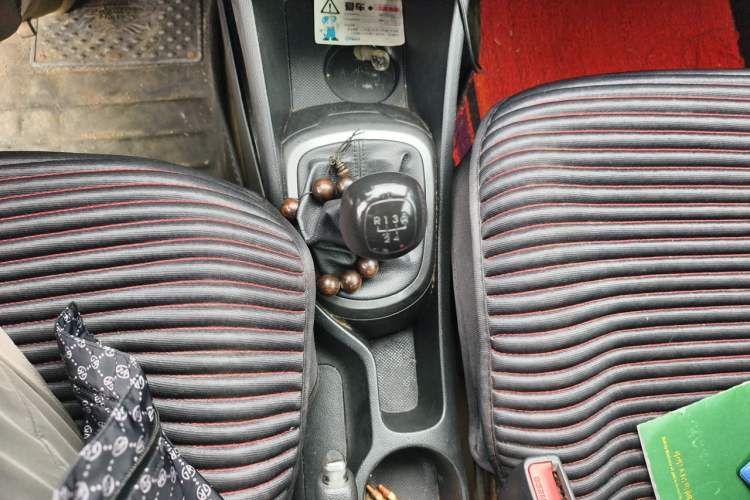 Used Kia K2 2015 Sedan 1.4L MT GLS Gear Lever