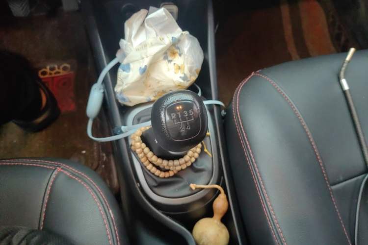 Used Kia K2 2015 Sedan 1.4L MT GLS Gear Lever