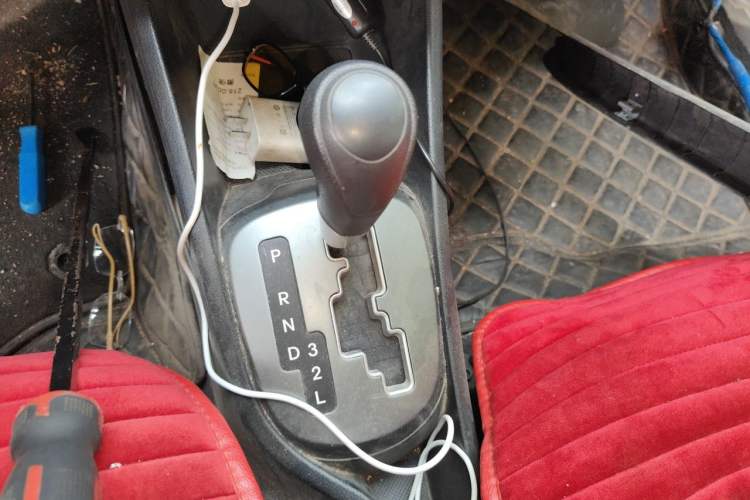Used Kia K2 2015 Sedan 1.4L Automatic GLS Gear Lever