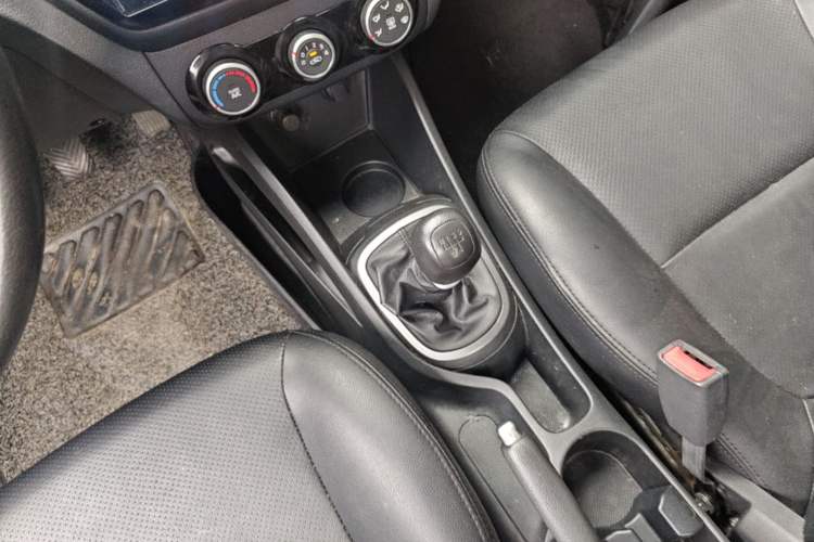 Used Kia K2 2015 Sedan 1.4L MT GLS Gear Lever