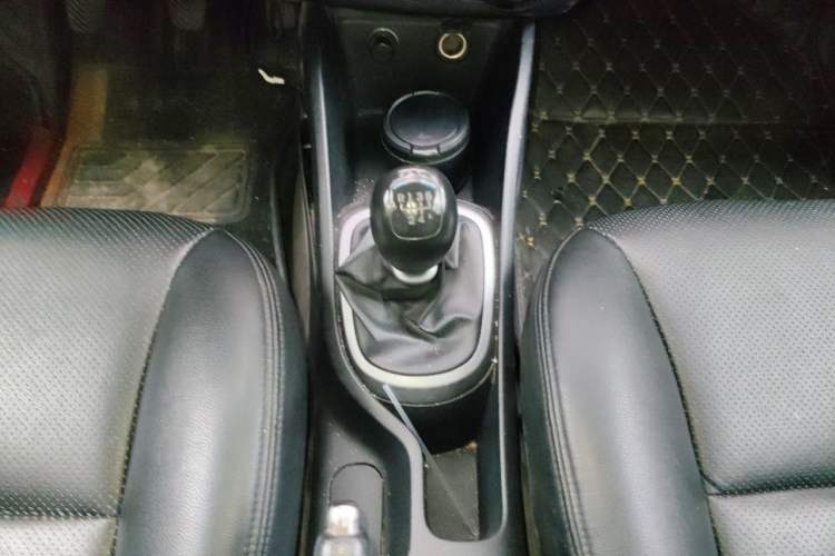 Used Kia K2 2015 Sedan 1.4L MT GLS Gear Lever
