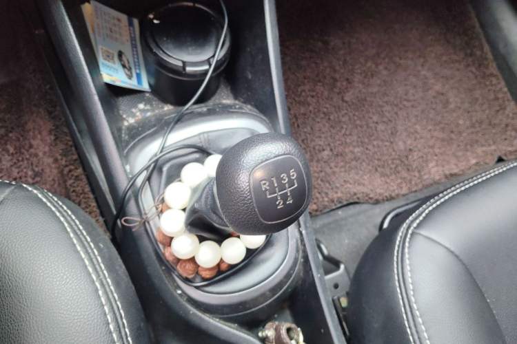 Used Kia K2 2015 Sedan 1.4L MT GLS Gear Lever