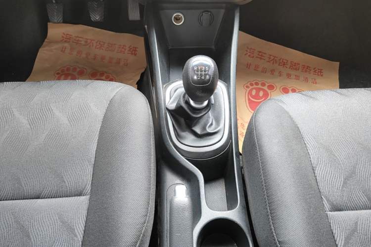 Used Kia K2 2015 Sedan 1.4L MT GLS Gear Lever
