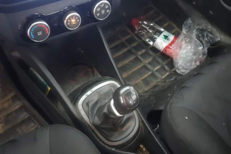 Used Kia K2 2015 Sedan 1.4L MT GLS Gear Lever