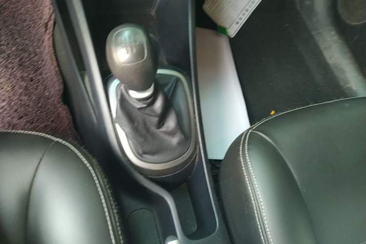 Used Kia K2 2015 Sedan 1.4L MT GLS Gear Lever