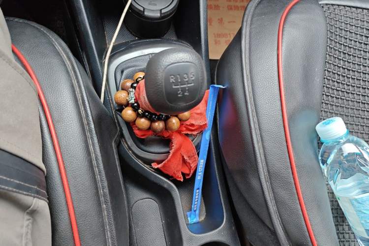 Used Kia K2 2015 Sedan 1.4L MT GLS Gear Lever