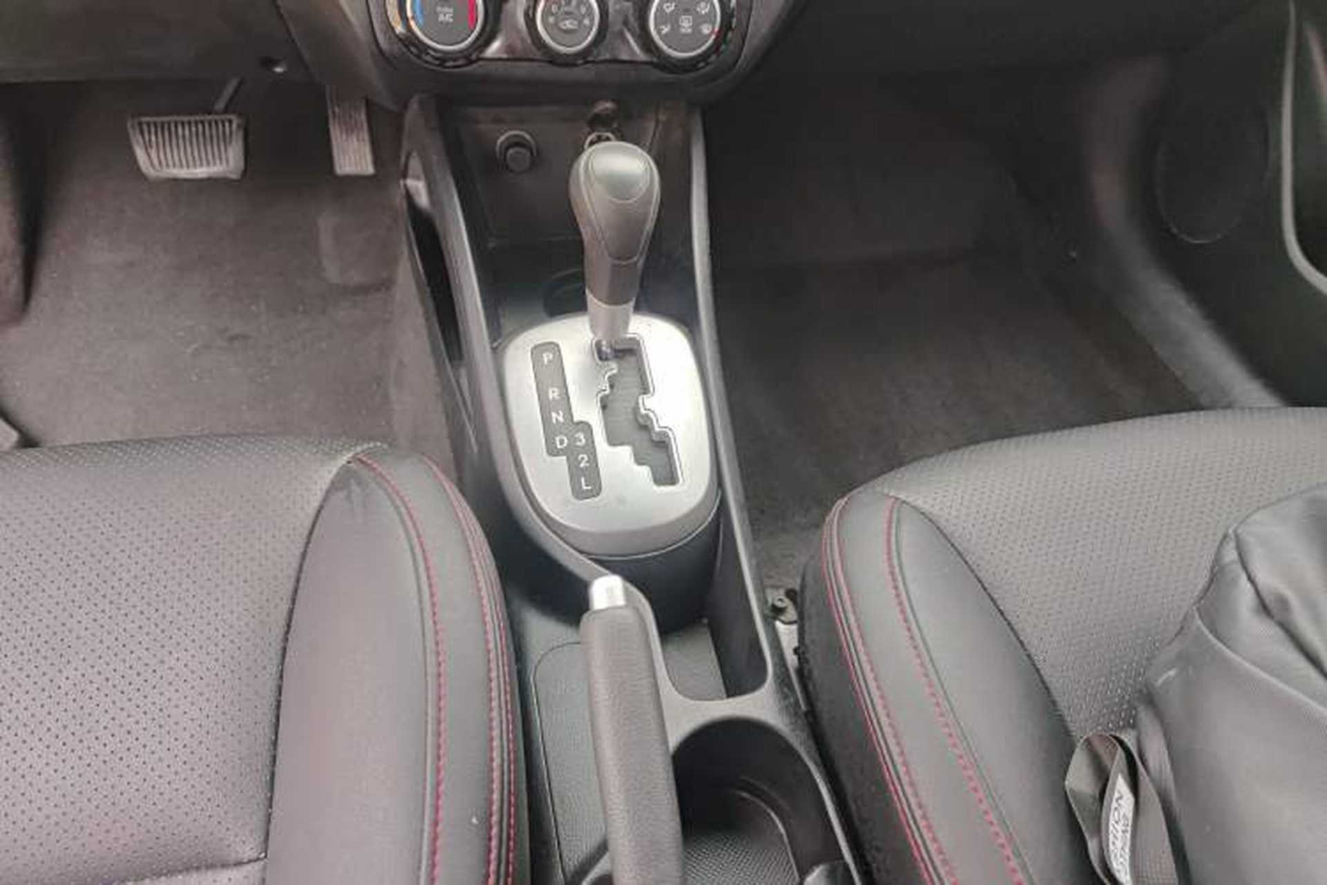 Used Kia K2 2015 Sedan 1.4L Automatic GLS Gear Lever