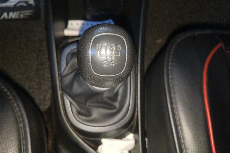 Used Kia K2 2015 Sedan 1.4L MT GLS Gear Lever