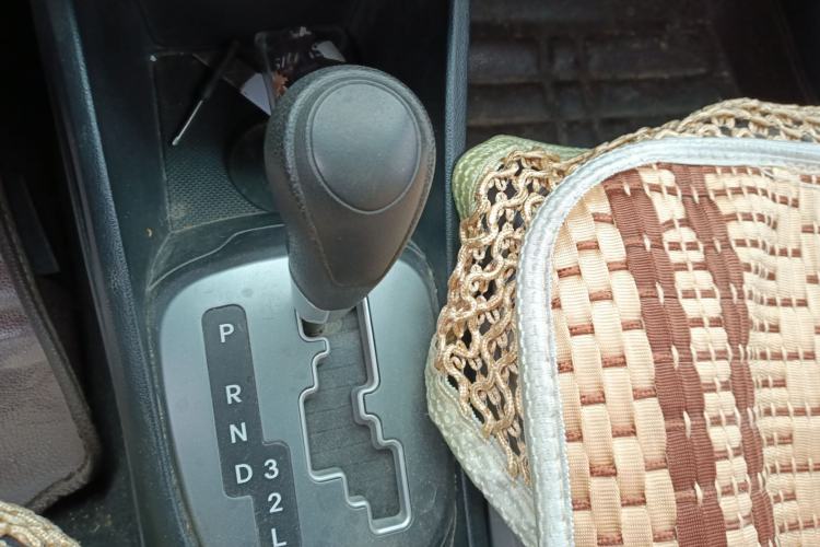 Used Kia K2 2015 Sedan 1.4L Automatic GLS Gear Lever