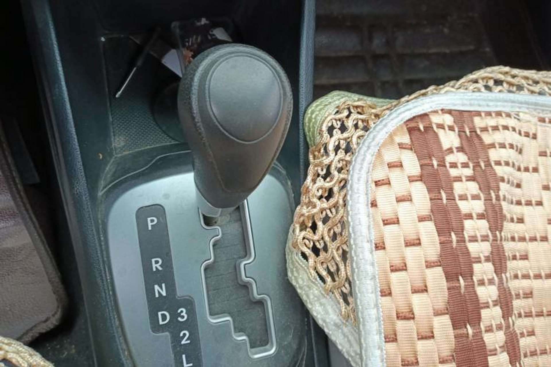 Used Kia K2 2015 Sedan 1.4L Automatic GLS Gear Lever
