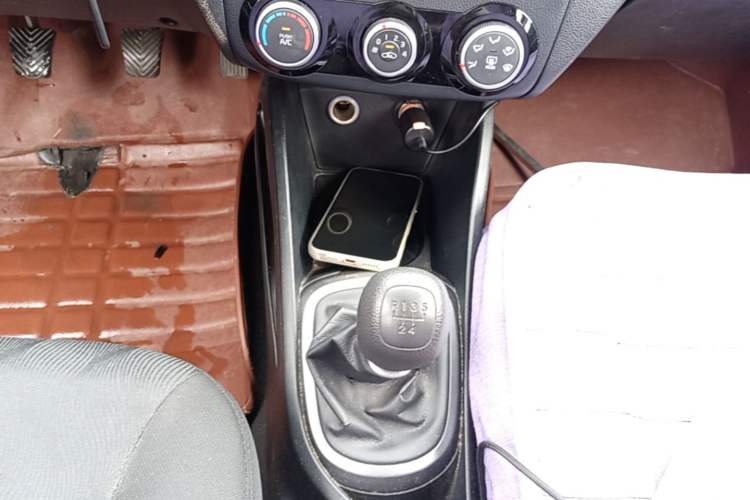 Used Kia K2 2015 Sedan 1.4L MT GLS Gear Lever