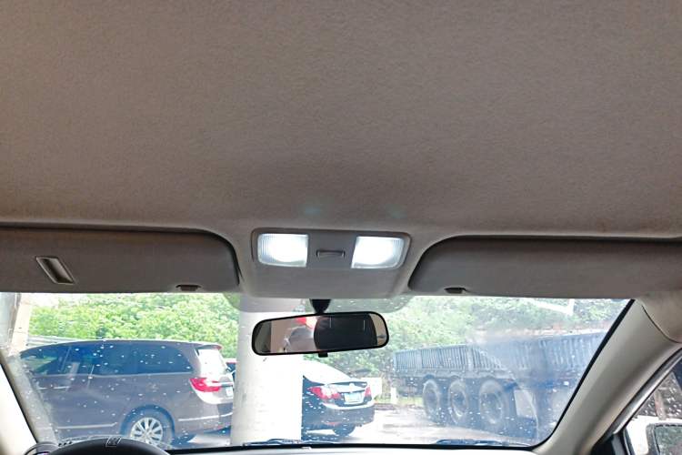 Used Kia K2 2015 Sedan 1.4L MT GLS Headliner