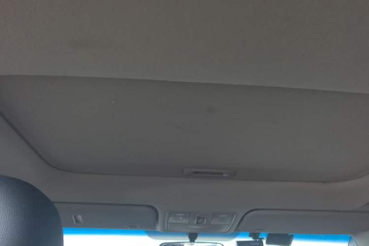 Used Kia K2 2015 Hatchback 1.4L MT GLS Cool Edition Headliner