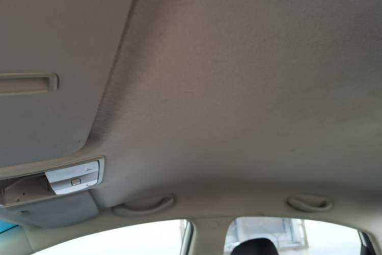 Used Kia K2 2015 Sedan 1.4L Automatic GLS Headliner