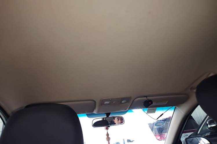 Used Kia K2 2015 Sedan 1.4L MT GLS Headliner