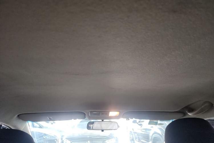 Used Kia K2 2015 Sedan 1.4L MT GLS Headliner