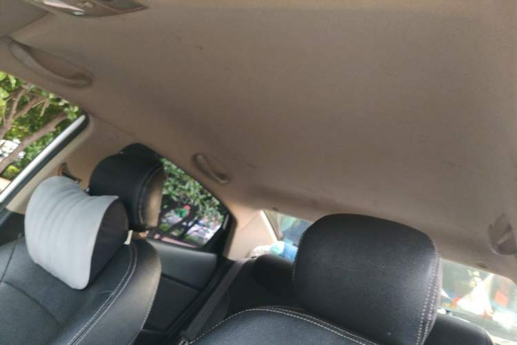 Used Kia K2 2015 Sedan 1.4L MT GLS Headliner