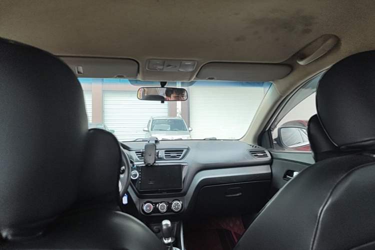 Used Kia K2 2015 Sedan 1.4L MT GLS Headliner