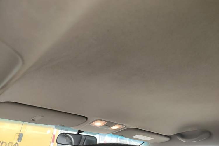Used Kia K2 2015 Sedan 1.4L MT GLS Headliner