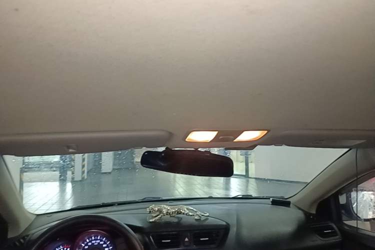 Used Kia K2 2015 Sedan 1.4L MT GLS Headliner