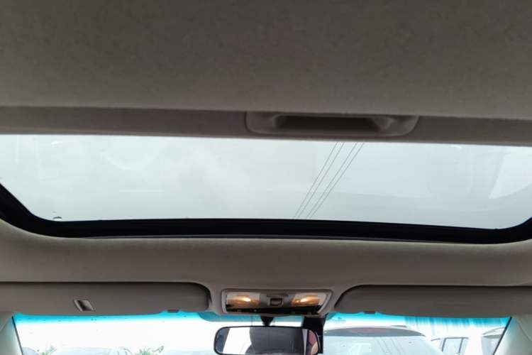 Used Kia K2 2015 Hatchback 1.4L AT GLS Cool Edition Headliner