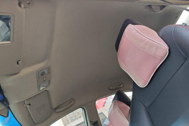 Used Kia K2 2015 Sedan 1.4L MT GLS Headliner