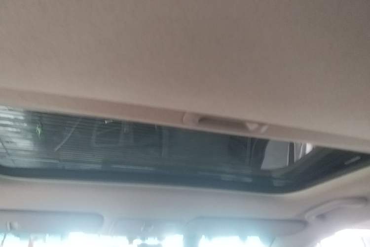 Used Kia K2 2015 Hatchback 1.4L AT GLS Cool Edition Headliner