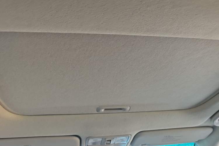 Used Kia K2 2015 Hatchback 1.4L AT GLS Cool Edition Headliner
