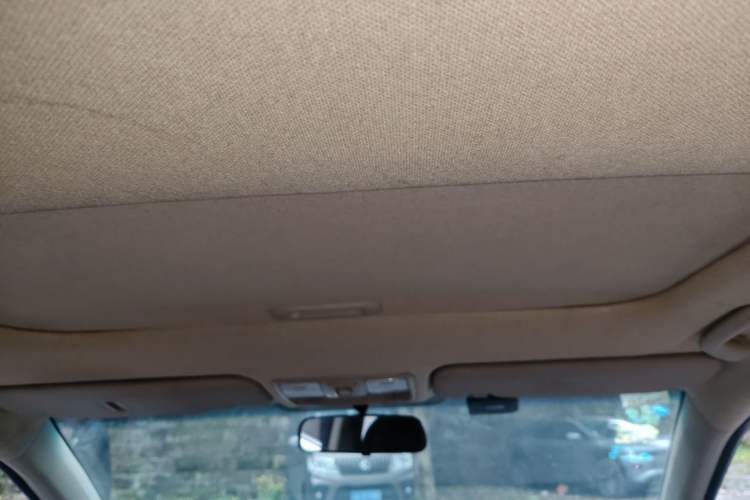 Used Kia K2 2015 Hatchback 1.4L AT GLS Cool Edition Headliner