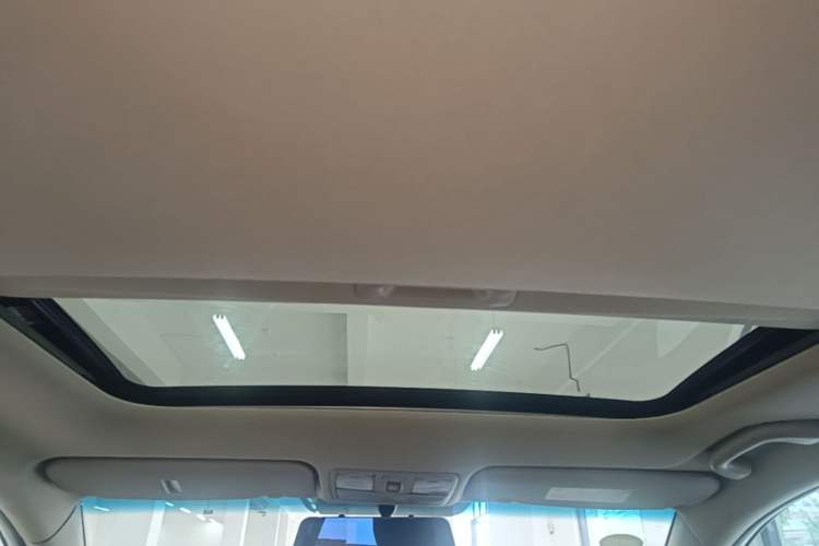 Used Kia K2 2015 Sedan 1.6L Automatic Transmission Premium Headliner
